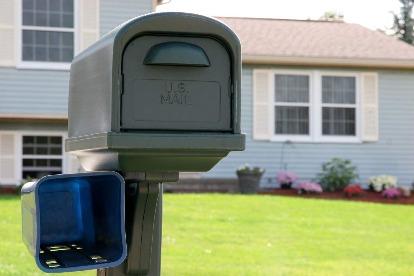 Mail Boss 7506 Mail Manager Curbside Locking Security Mailbox