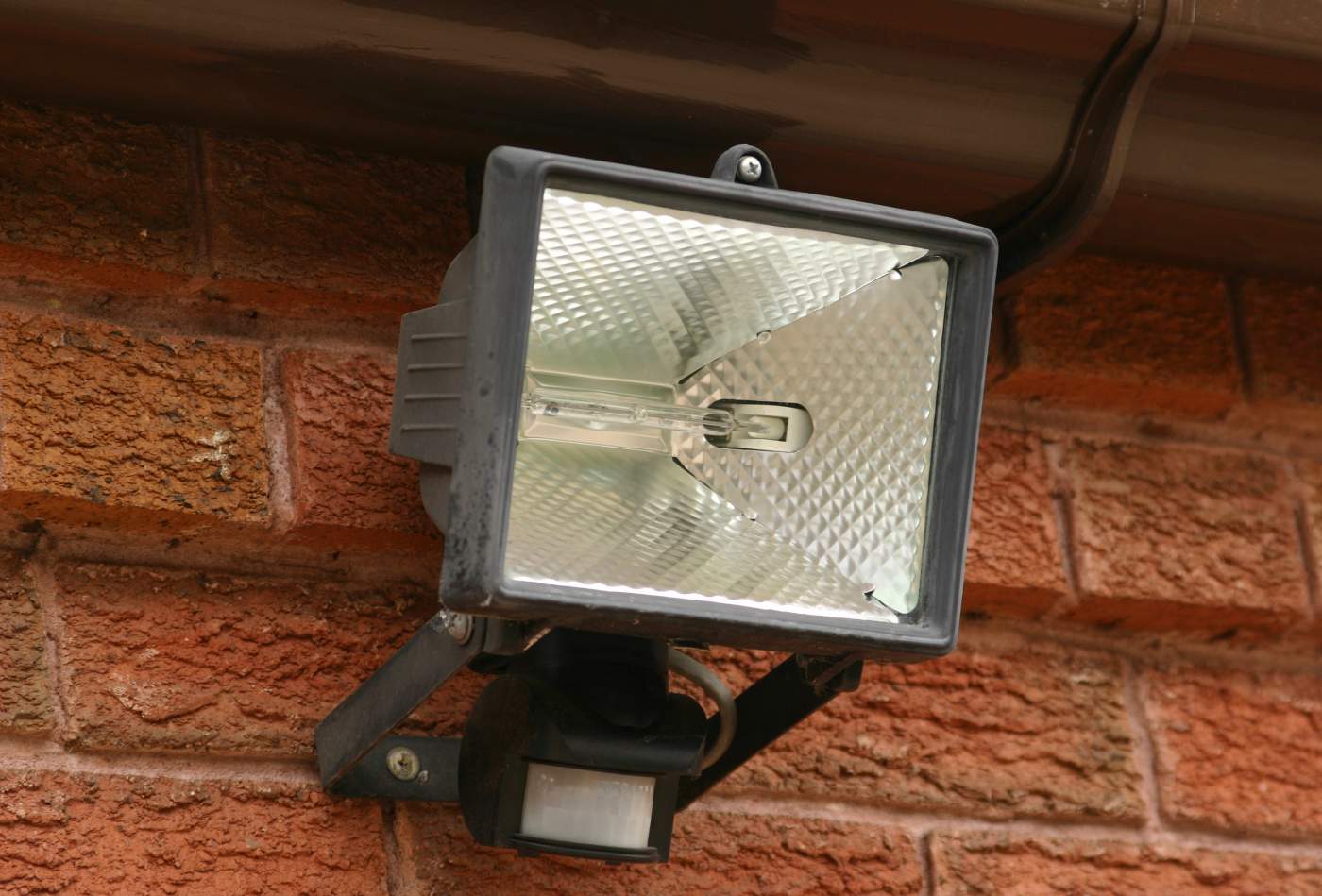 Tuffenough Solar Outdoor Lights 2500LM 210 LED Security Lights with Remote Control
