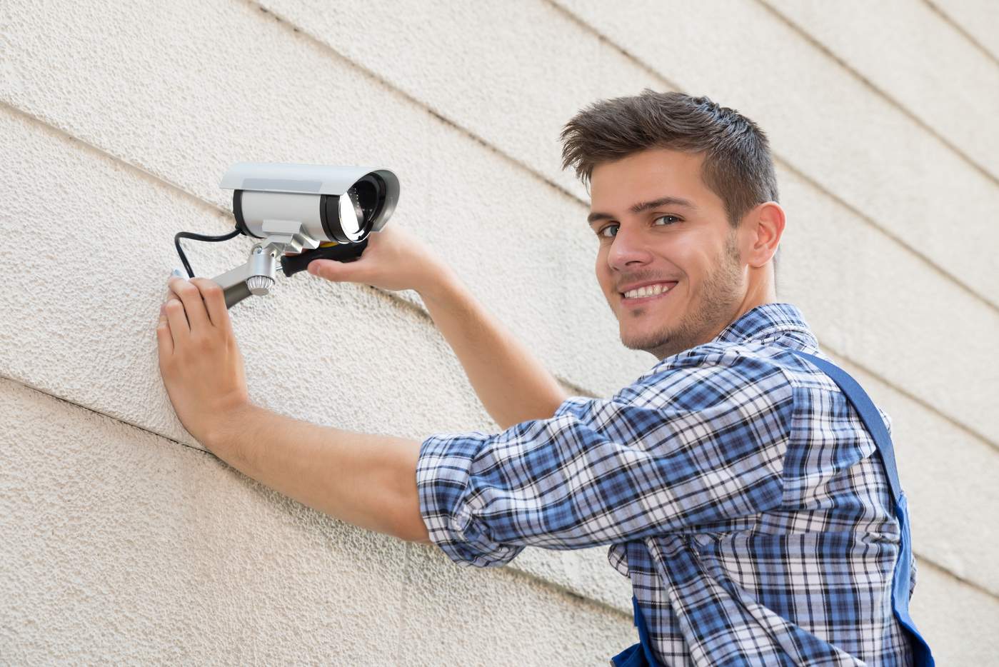 Blink Outdoor 4 – Wireless smart security camera, two-year battery life, 1080p HD day and infrared